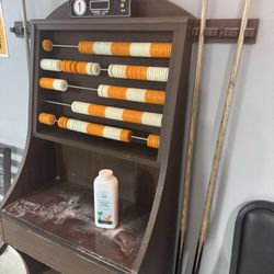 Seoul Billiards - Score keeping and some baby powder to get things smooth
