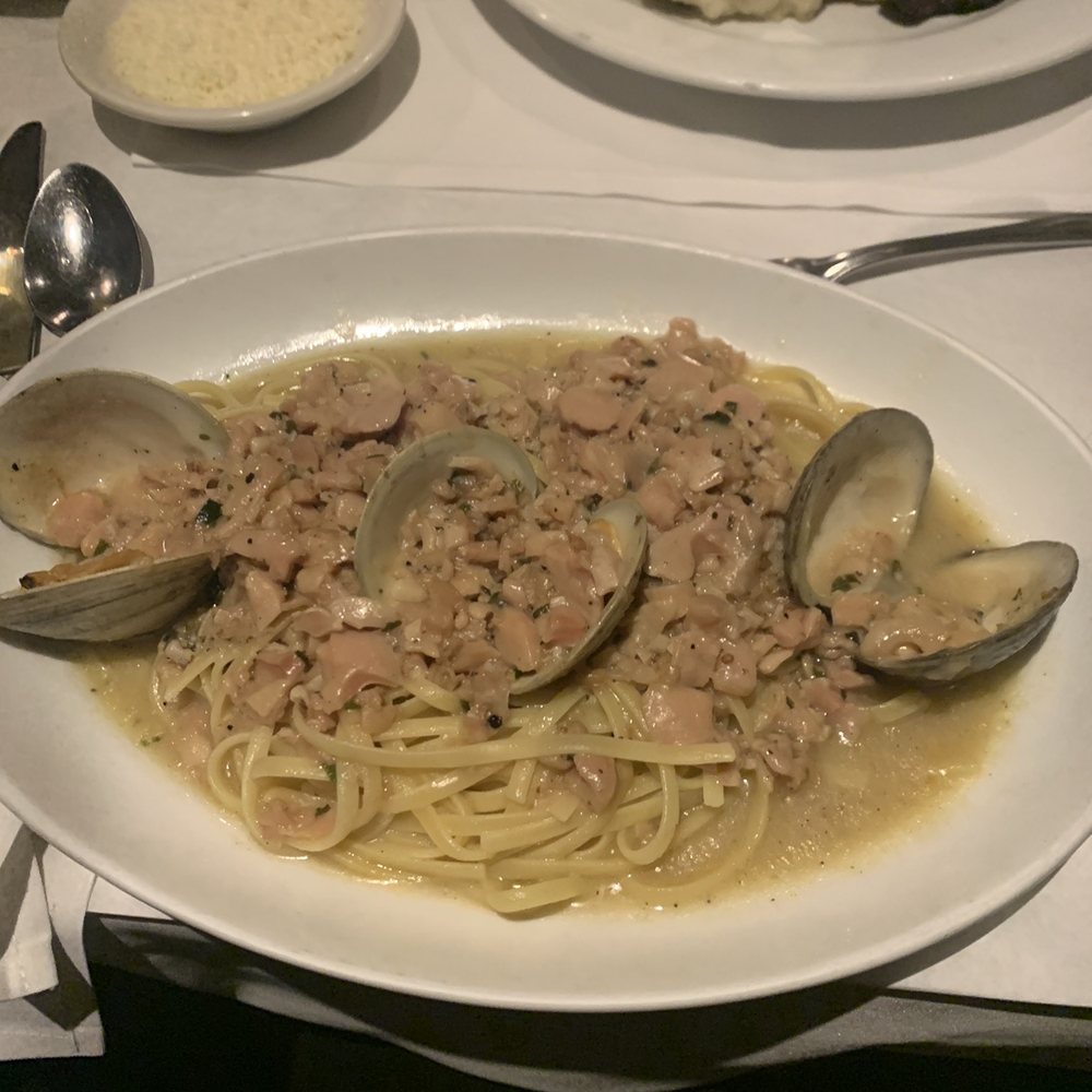 Papazzio Restaurant - Linguine with clams - Italian Near Me - Bayside, New York Papazzio Restaurant - Linguine with clams - Italian Near Me - Bayside, New York
