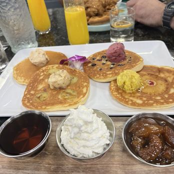 Tata's Cafe - Breakfast & Brunch Near Me - Hawthorne, California