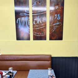 Mickeys Restaurant - Inside is clean and whimsically decorated