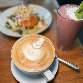 Cafe Vida - Lavender Latte - Breakfast & Brunch Near Me - Culver City, California