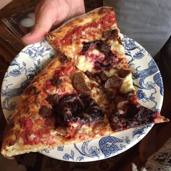 Li'l Nonna's - Pizza Near Me - Austin, Texas