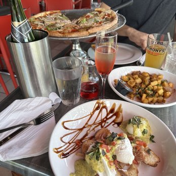 Anthony's Pizza Thornton Park - Italian Benedict with bottomless cherry bomb mimosas - Pizza Near Me - Orlando, Florida