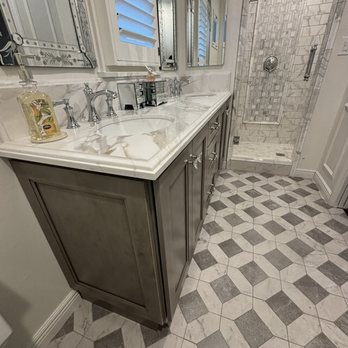 MTD Kitchen - Master bathroom - Cabinetry Near Me - North Hollywood, California