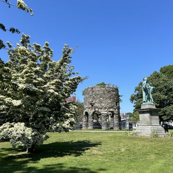 Touro Park - Parks Near Me - Newport, Rhode Island