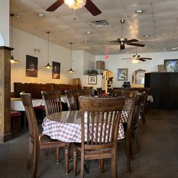 Matt's has been in business for 31 years - I enjoy the classic restaurant look!