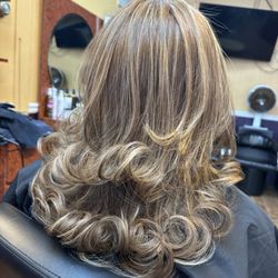 J'S Unisex Beauty Salon