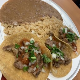 Carnitas taco plate Carnitas taco plate