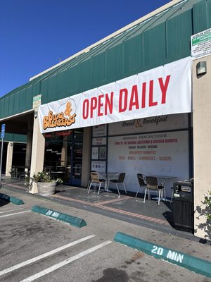 Bread & Breakfast - Burbank by null