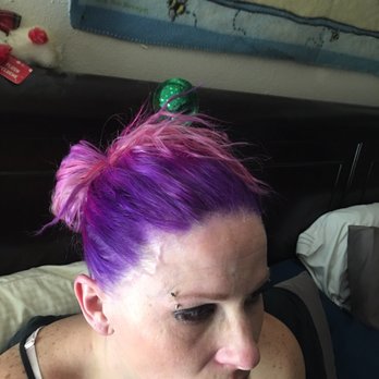 Carpe D M Salon - Fried horrible hair.... thanks Jennifer for your crap job and over charging - Hair Salons Near Me - Coweta, Oklahoma