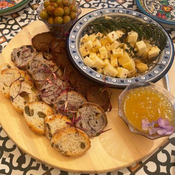 Casa Frida - Cheese plate - Wine Tasting Room Near Me - Ensenada, BCN Casa Frida - Cheese plate - Wine Tasting Room Near Me - Ensenada, BCN