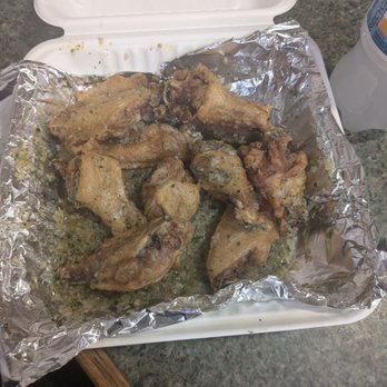 Robbie T's Pizza - Garlic wings - Pizza Near Me - Jamesville, New York Robbie T's Pizza - Garlic wings - Pizza Near Me - Jamesville, New York