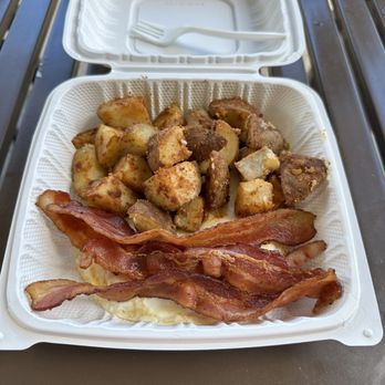 Hukilau Cafe - Hawaiian Near Me - Laie, Hawaii