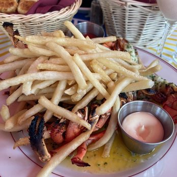 Le Diplomate - Lobster frites - Brasseries Near Me - Washington, DC, District of Columbia