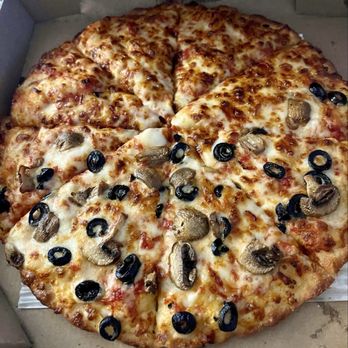 Domino's Pizza - Pan pizza half olives and mushroom - Pizza Near Me - Mount Laurel Township, New Jersey