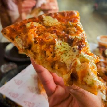 Moti- Lincoln Park - Chicken tikka pizza slice (hand-tossed crust, well done) - Halal Near Me - Chicago, Illinois Moti- Lincoln Park - Chicken tikka pizza slice (hand-tossed crust, well done) - Halal Near Me - Chicago, Illinois