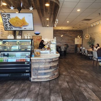 Cafe Tori - Interior - Desserts Near Me - Bakersfield, California