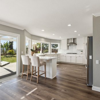 Saddleback Carpet & Flooring - open kitchen and dining area - Flooring Near Me - Mission Viejo, California Saddleback Carpet & Flooring - open kitchen and dining area - Flooring Near Me - Mission Viejo, California