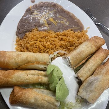 Rey's Little Kitchen - Flautas plate with rice,beans& fresh Guacamole - Breakfast & Brunch Near Me - Whittier, California