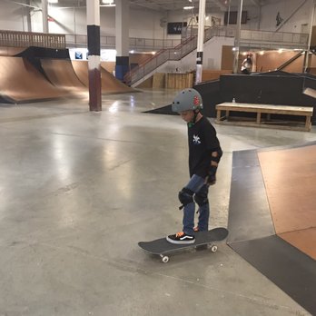 Earth Surf Skateboard Park - Beginner skateboarder. - Skate Parks Near Me - Chesterfield, Missouri