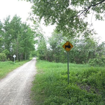 Caledon Trailway - Tractor Crossing - Hiking Near Me - Tottenham, Ontario Caledon Trailway - Tractor Crossing - Hiking Near Me - Tottenham, Ontario