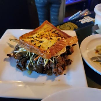 Elly's - Bars Near Me - Carnegie, Pennsylvania