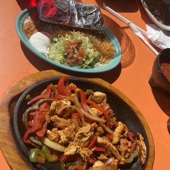 La Catrina - CHICKEN OR STEAK FAJITA - Mexican Near Me - St. Louis, Missouri