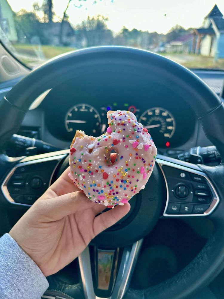 Dale's Donut Shop Logo