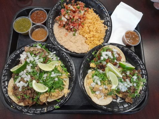 Hacienda Market and Grill by null