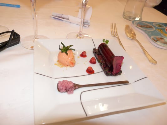 La Table Saint Crescent by null