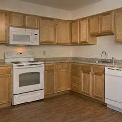 Parkwood Village Apartments - Eat-in Kitchen