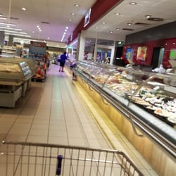 SB-Center Besenbeck - Käse-Fisch und im Hintergrund die Wurst u. Fleischtheke