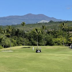 Fairway looking up at mauka.