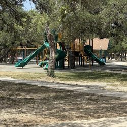 MacArthur Park - Extensive playground area for children