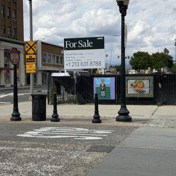 Hen & Heifer - Outside - American Near Me - Pomona, California
