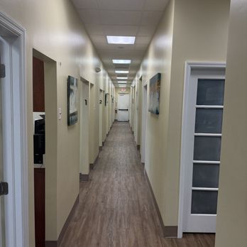 Smile Design San Carlos - Office hallway, Smile Design San Carlos. Dentist in Fort Myers, FL. - Pediatric Dentists Near Me - Fort Myers, Florida Smile Design San Carlos - Office hallway, Smile Design San Carlos. Dentist in Fort Myers, FL. - Pediatric Dentists Near Me - Fort Myers, Florida