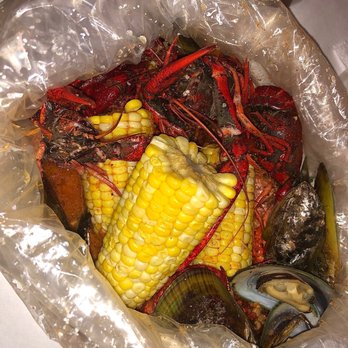 Holly Crab - 3. Green Mussel and Crawfish Combo - Seafood Near Me - Boston, Massachusetts