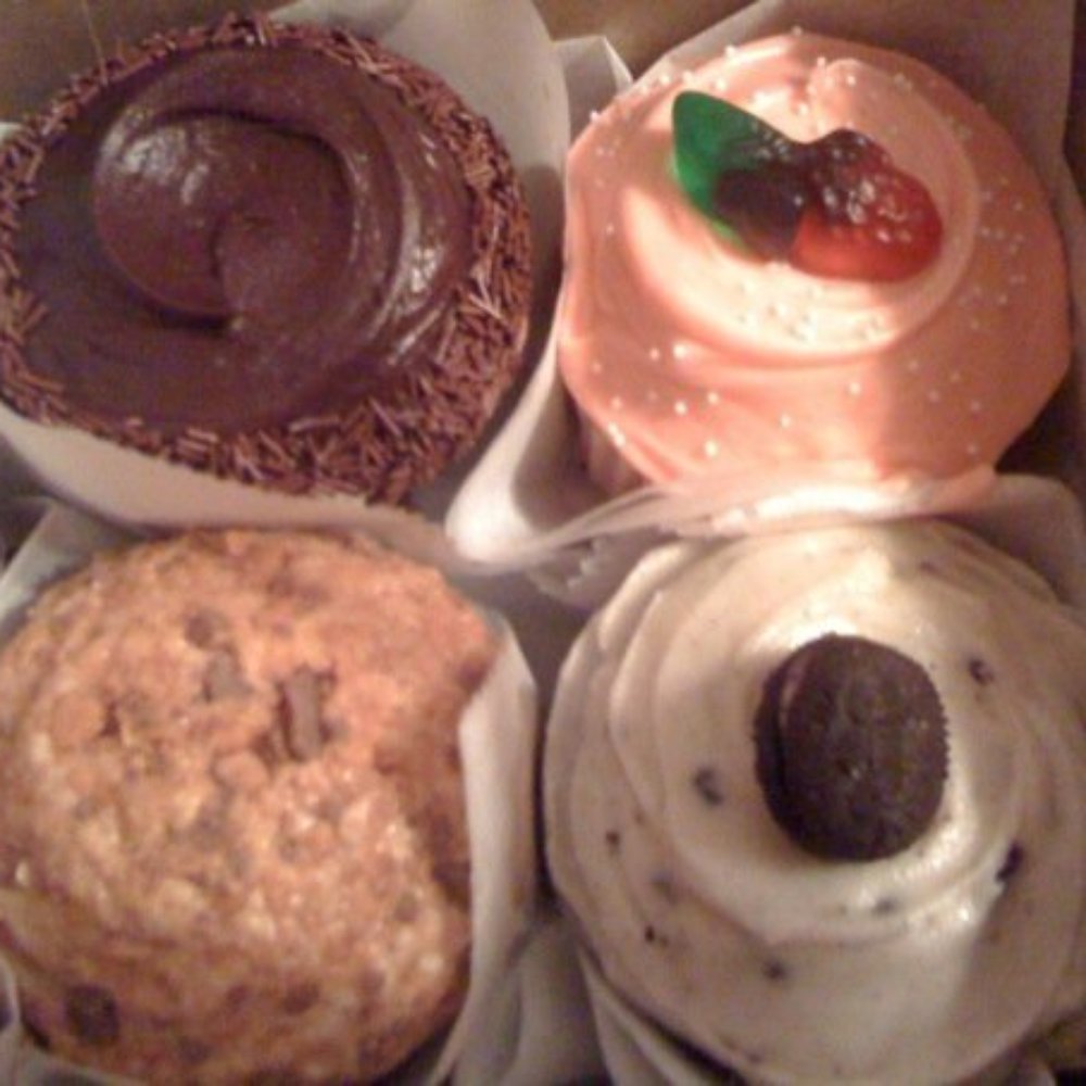 Frosted Cupcakery - 4 yummy cupcakes - Bakeries Near Me - Long Beach, California