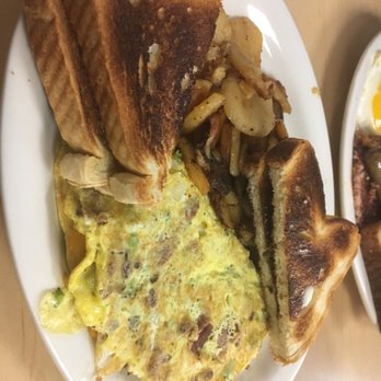 Mitchell's Coffee House - Delish omelet - Coffee & Tea Near Me - Rocky Hill, Connecticut
