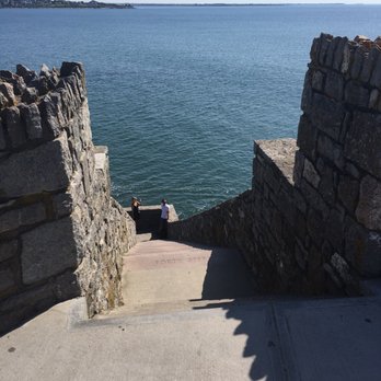 The Forty Steps - Hiking Near Me - Newport, Rhode Island