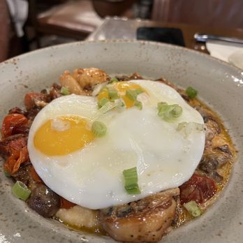 The Crunkleton - Shrimp and Grits (we added an egg) - Cocktail Bars Near Me - Charlotte, North Carolina The Crunkleton - Shrimp and Grits (we added an egg) - Cocktail Bars Near Me - Charlotte, North Carolina