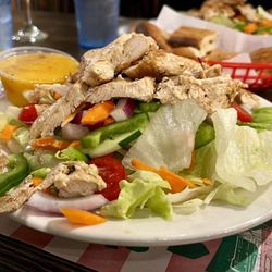 Sal's Pizza - Grilled Chicken Salad