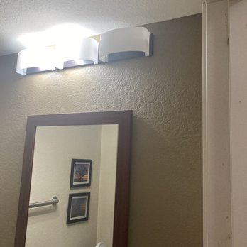 Comfort Suites Brunswick - Lights out above sink. We asked them to fix and after 4 days they still hadn't fixed - Hotels Near Me - Brunswick, Georgia Comfort Suites Brunswick - Lights out above sink. We asked them to fix and after 4 days they still hadn't fixed - Hotels Near Me - Brunswick, Georgia