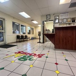 Smog 'N Go - Waiting area