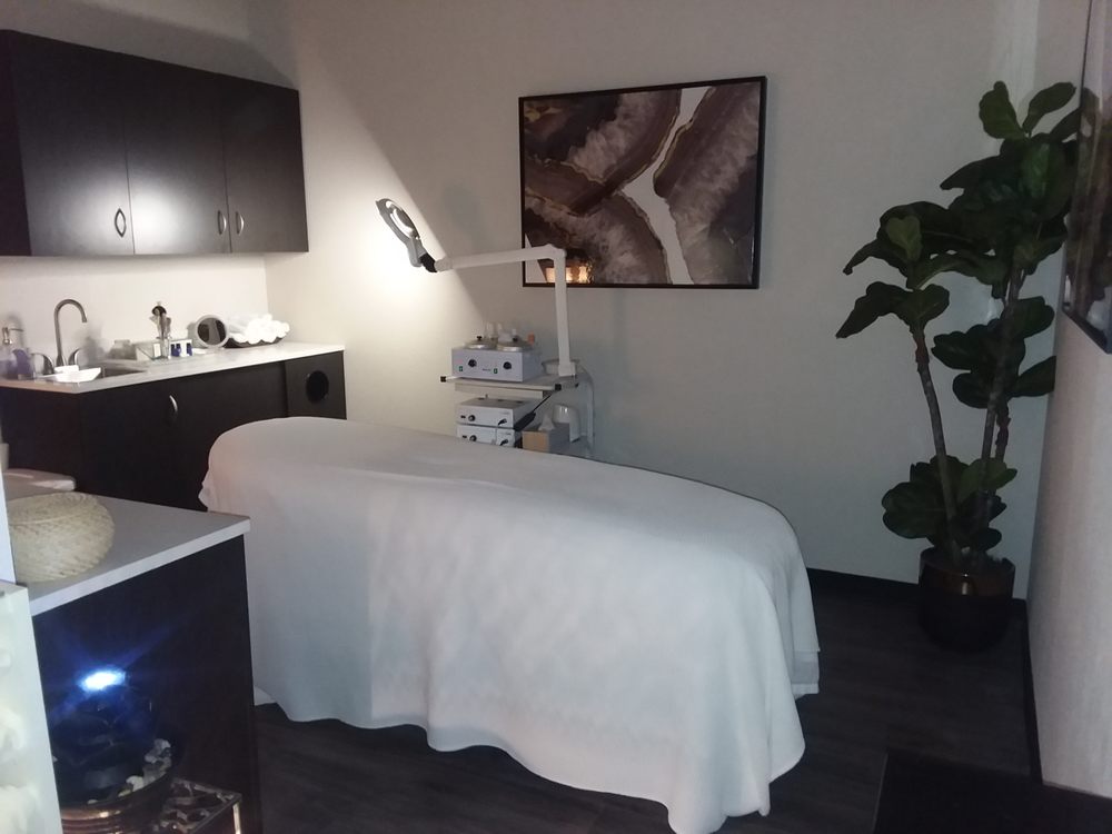 Waxing & Skin Care Studio Logo