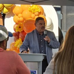 Salsas Moles & Mas Restaurant - Mayor welcoming message