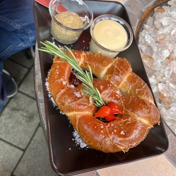 RustyMoose - Manzanita Pretzel (I loved those peppers!) - Lounges Near Me - Manzanita, Oregon RustyMoose - Manzanita Pretzel (I loved those peppers!) - Lounges Near Me - Manzanita, Oregon