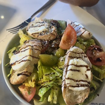 AZUR - Warm goat cheese salad - Tapas/Small Plates Near Me - Charleston, South Carolina