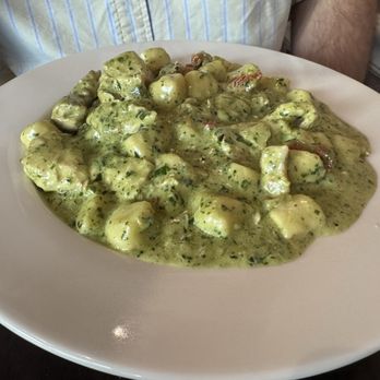 Salute - Chicken Gnocchi - Italian Near Me - Hartford, Connecticut Salute - Chicken Gnocchi - Italian Near Me - Hartford, Connecticut