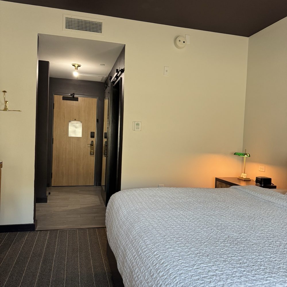 Origin Hotel Baton Rouge - Room - Hotels Near Me - Baton Rouge, Louisiana Origin Hotel Baton Rouge - Room - Hotels Near Me - Baton Rouge, Louisiana